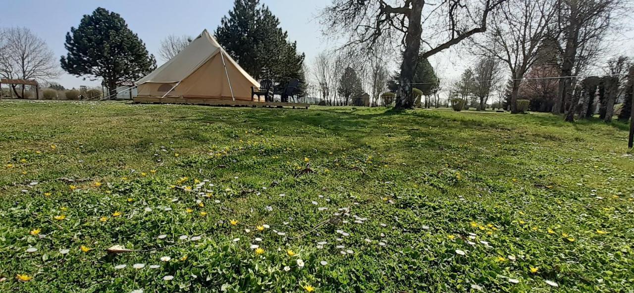בנס Tente Bell Au Camping Hautoreille מראה חיצוני תמונה